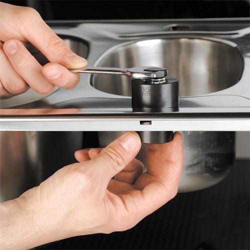 Lemezlyukasztó csavaros golyóscsapággyal 35 mm