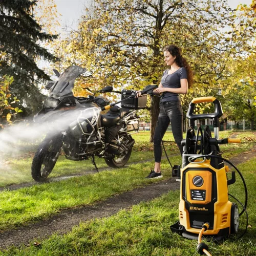 Elektromos magasnyomású mosó 180 bar, távvezérléssel és tartozékokkal Riwall PRO REPW 180 RC SET