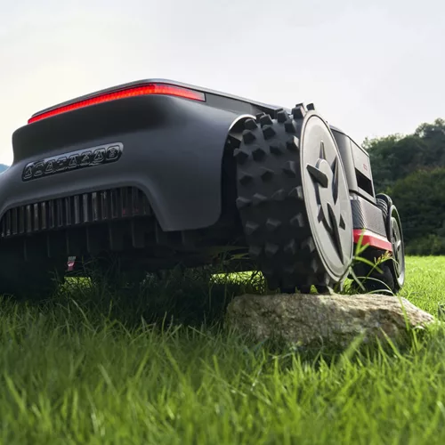 Vezeték nélküli robotfűnyíró összkerékhajtással (2500 m2) DREAME A3 AWD Pro 2500