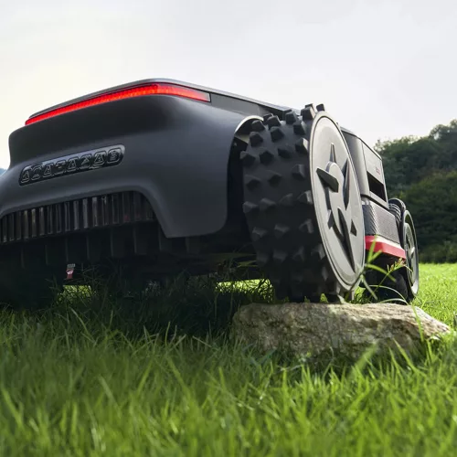 Vezeték nélküli robotfűnyíró összkerékhajtással (5000 m2) DREAME A3 AWD Pro 5000