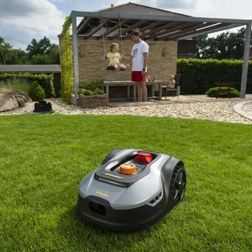 Akkumulátoros robotfűnyíró 900 m2, WiFi és Bluetooth vezérlési lehetőséggel Riwall PRO RRM 950 APP