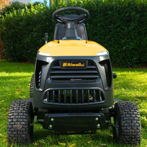 Fűnyíró traktor hidrosztatikus váltóval és hátsó kidobással, 92 cm Riwall PRO RLT 92 HRD