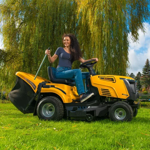Fűnyíró traktor hidrosztatikus váltóval és hátsó kidobással, 92 cm Riwall PRO RLT 92 HRD