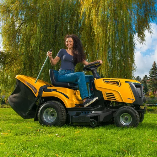 Fűnyírótraktor 86 cm hátsó kidobással és mechanikus váltóval Riwall PRO RLT 86 TRD
