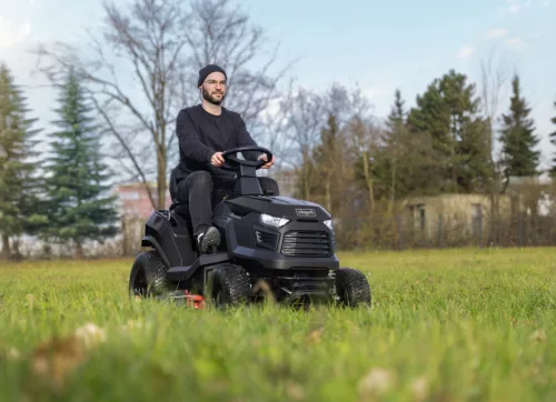 Scheppach TMR 452-98C-SD 98 cm-es fűnyíró traktor oldalsó kidobással és CVT váltóval